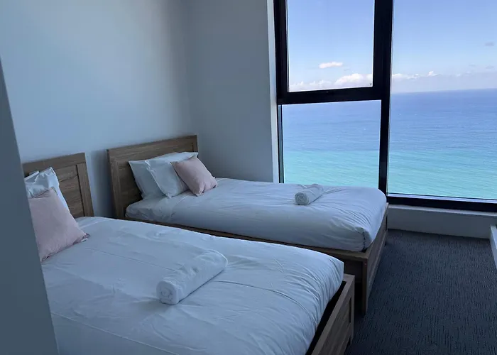 Surfers Paradise New Beachfront Apartments